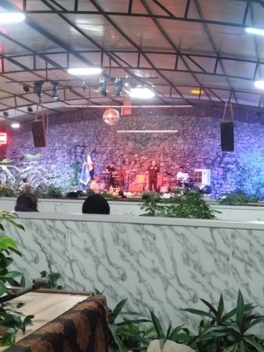 عکس رستوران ماه و خورشید