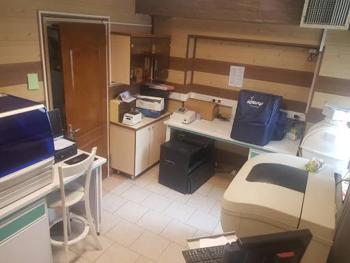 عکس آزمایشگاه تشخیص طبی نیایش