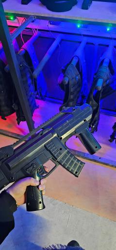 عکس باشگاه لیزرتگ هیرو