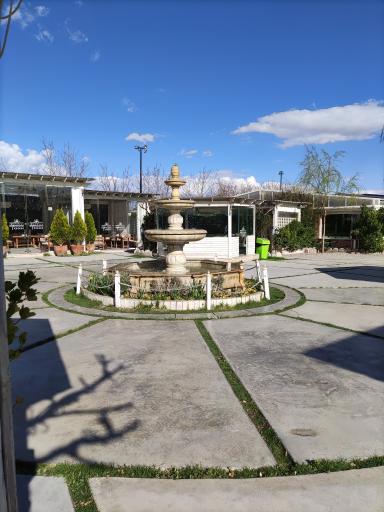 عکس باغ رستوران نارسیس