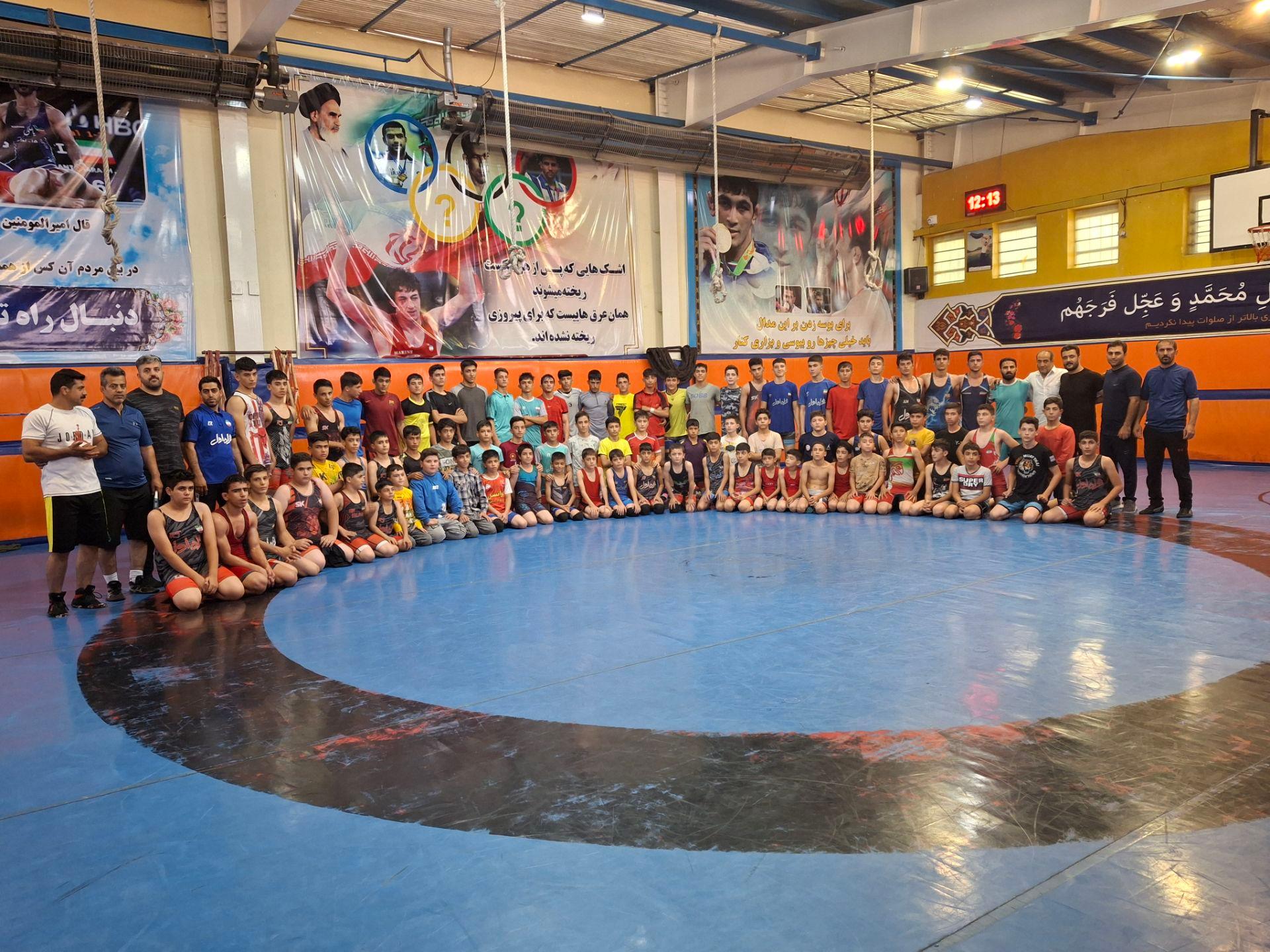 عکس مجموعه ورزشی فرهنگی شاهد شهرداری همدان