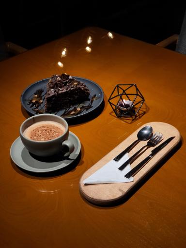 عکس کافه اَبرا