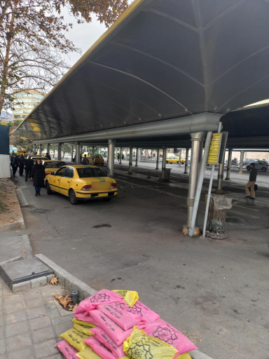 عکس پایانه تاکسیرانی نوبنیاد