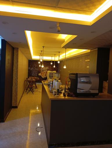 عکس عمارت خانواده