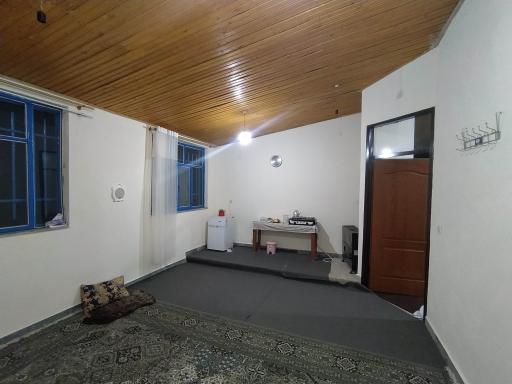 عکس اقامتگاه بومگردی تک درخت