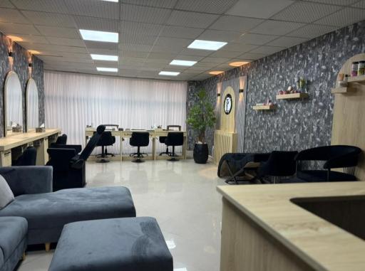 عکس سالن زیبایی لیناژ بیوتی