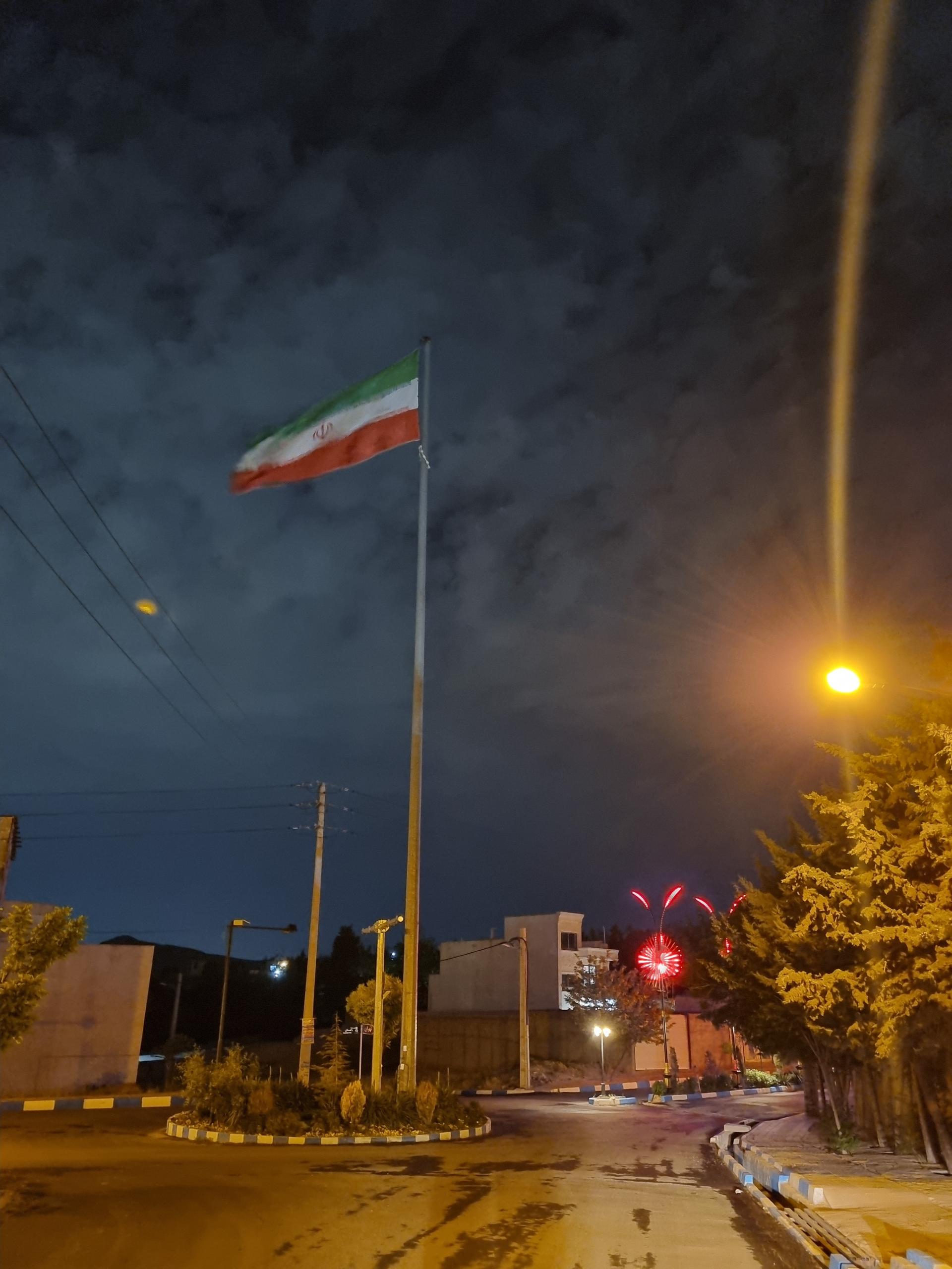 عکس میدان پرچم