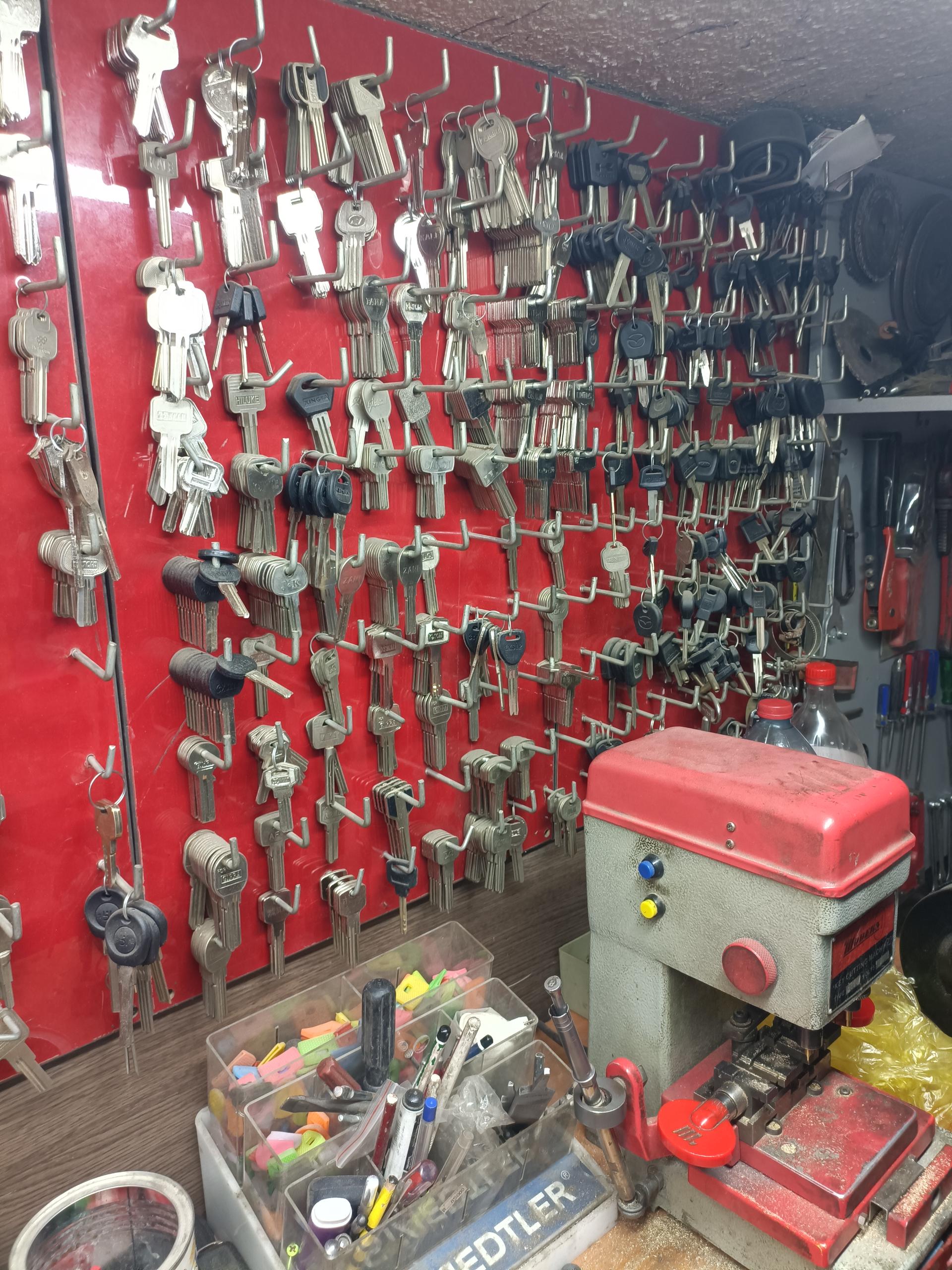 عکس کلید سازی علی 