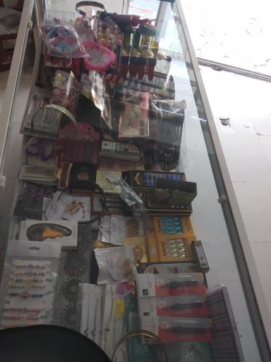 عکس خرازی و نوشت افزار اسرا