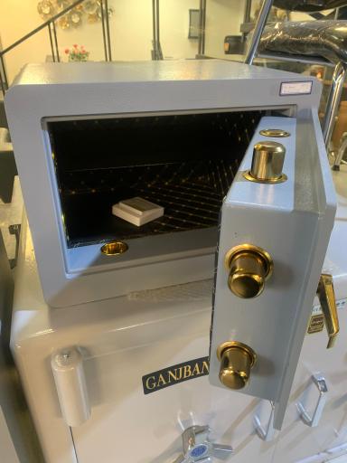 عکس لوازم اداری لوکس وزرا