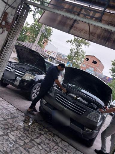 عکس تعمیرگاه وحید