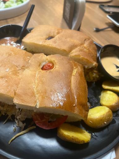 عکس کافه رستوران نیوان