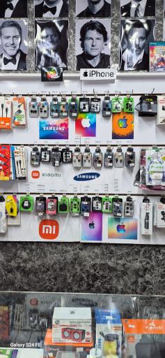 عکس لوازم جانبی موبایل و کامپیوتر لاله زار