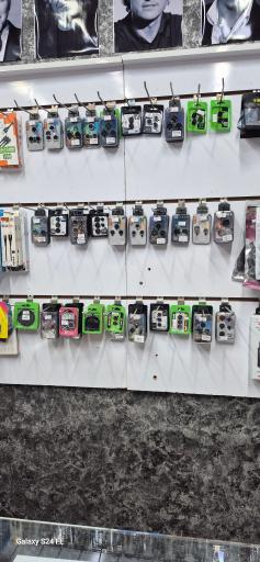 عکس لوازم جانبی موبایل و کامپیوتر لاله زار