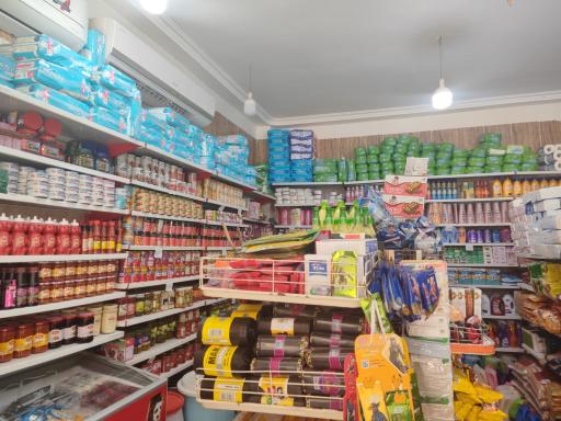 عکس فروشگاه مواد غذایی پایتخت