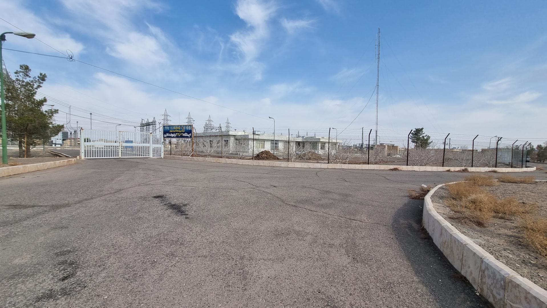 عکس ایستگاه برق ۲۳۰/۶۳ نایین