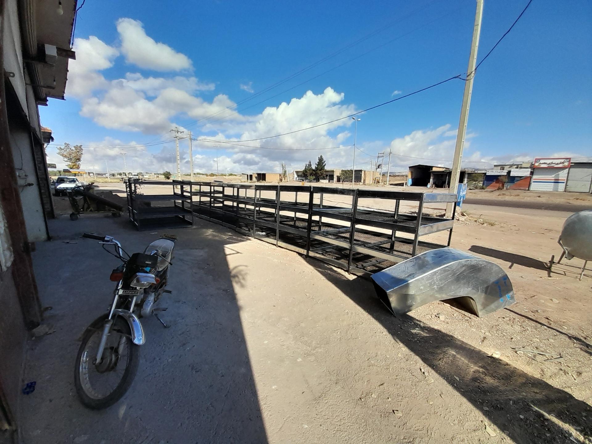 عکس کارگاه صنعتی قاقازان