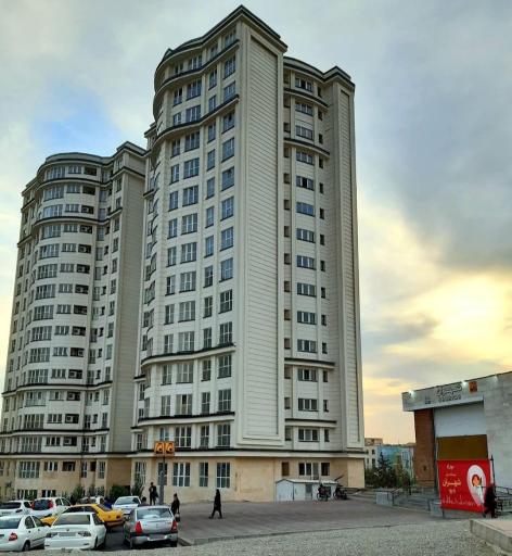 عکس ورودی جنوبی مترو شهران