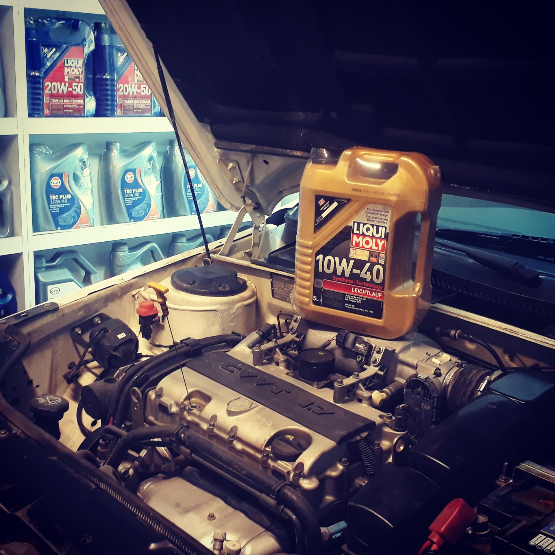 عکس اتوسرویس وحدت