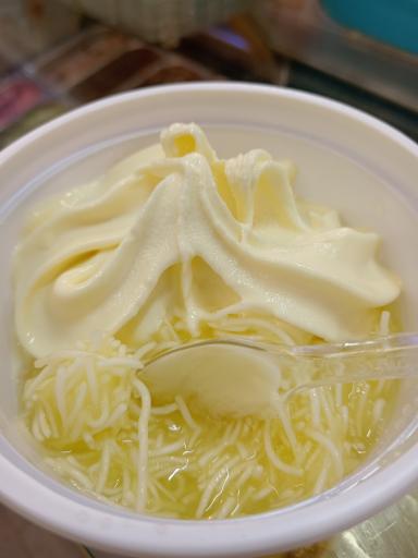 عکس آبمیوه و بستنی سنتی دوستان