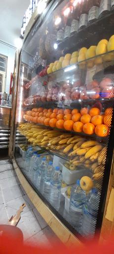 عکس آبمیوه و بستنی سنتی دوستان