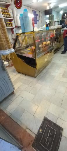 عکس آبمیوه و بستنی سنتی دوستان