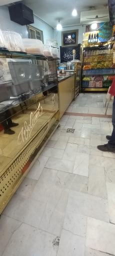 عکس آبمیوه و بستنی سنتی دوستان