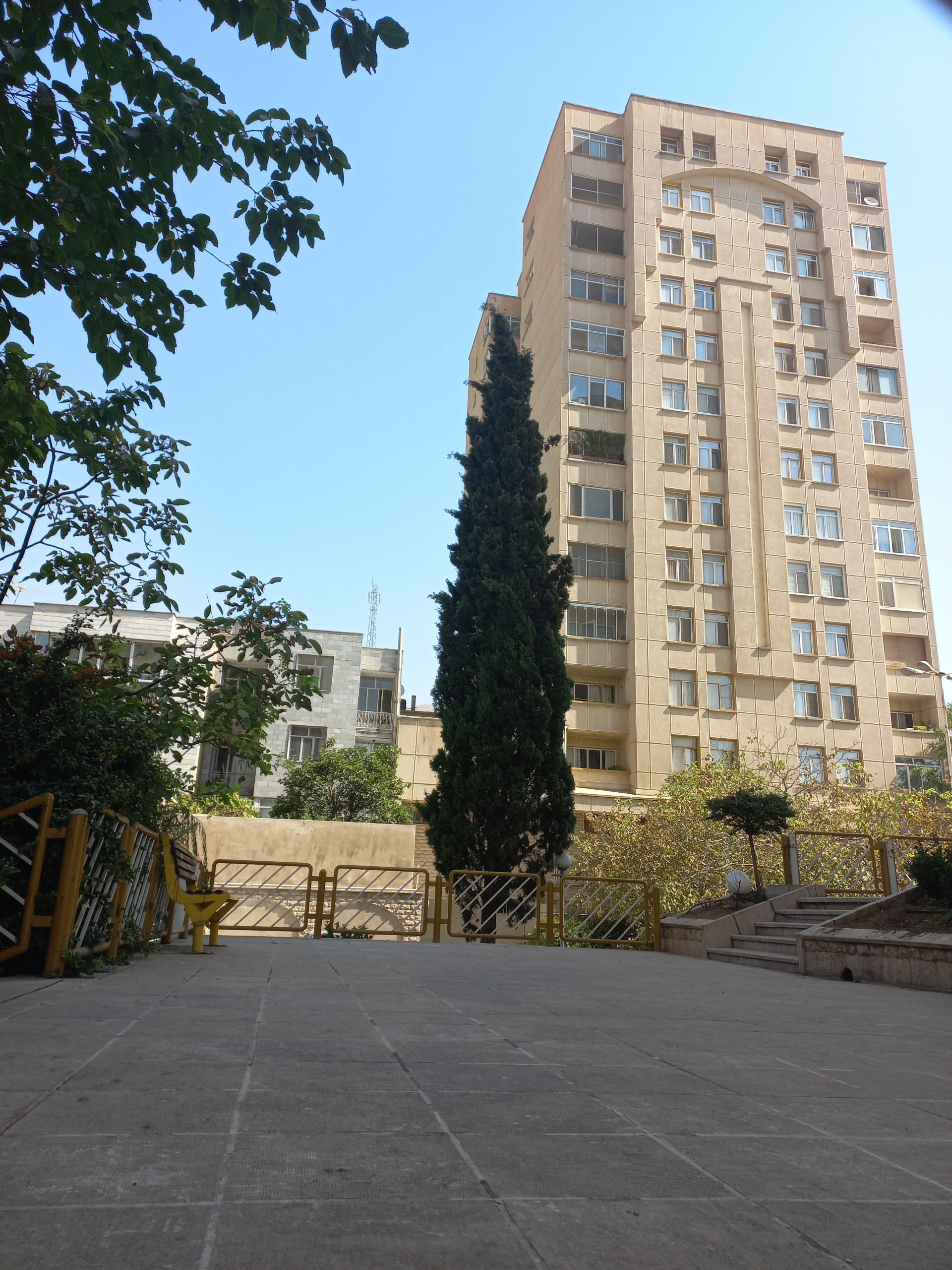 عکس مجتمع مسکونی نخل