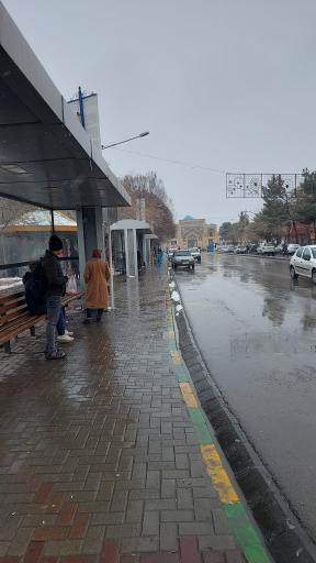 عکس ایستگاه اتوبوس آرامگاه خواجه ربیع