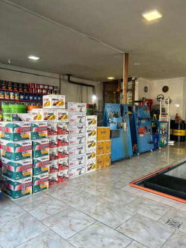 عکس فروشگاه روغن موتور مرکزی