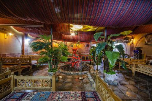 عکس رستوران لبخند 