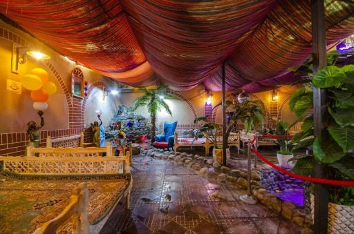 عکس رستوران لبخند 