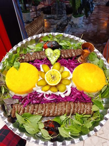 عکس رستوران لبخند 