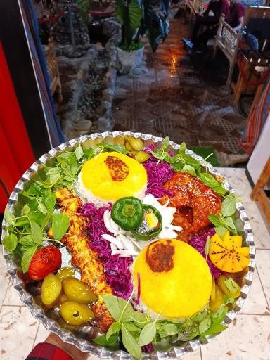 عکس رستوران لبخند 