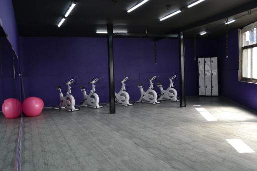 عکس باشگاه ورزشی جگوار 