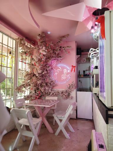 عکس کافی‌شاپ پینکی روم
