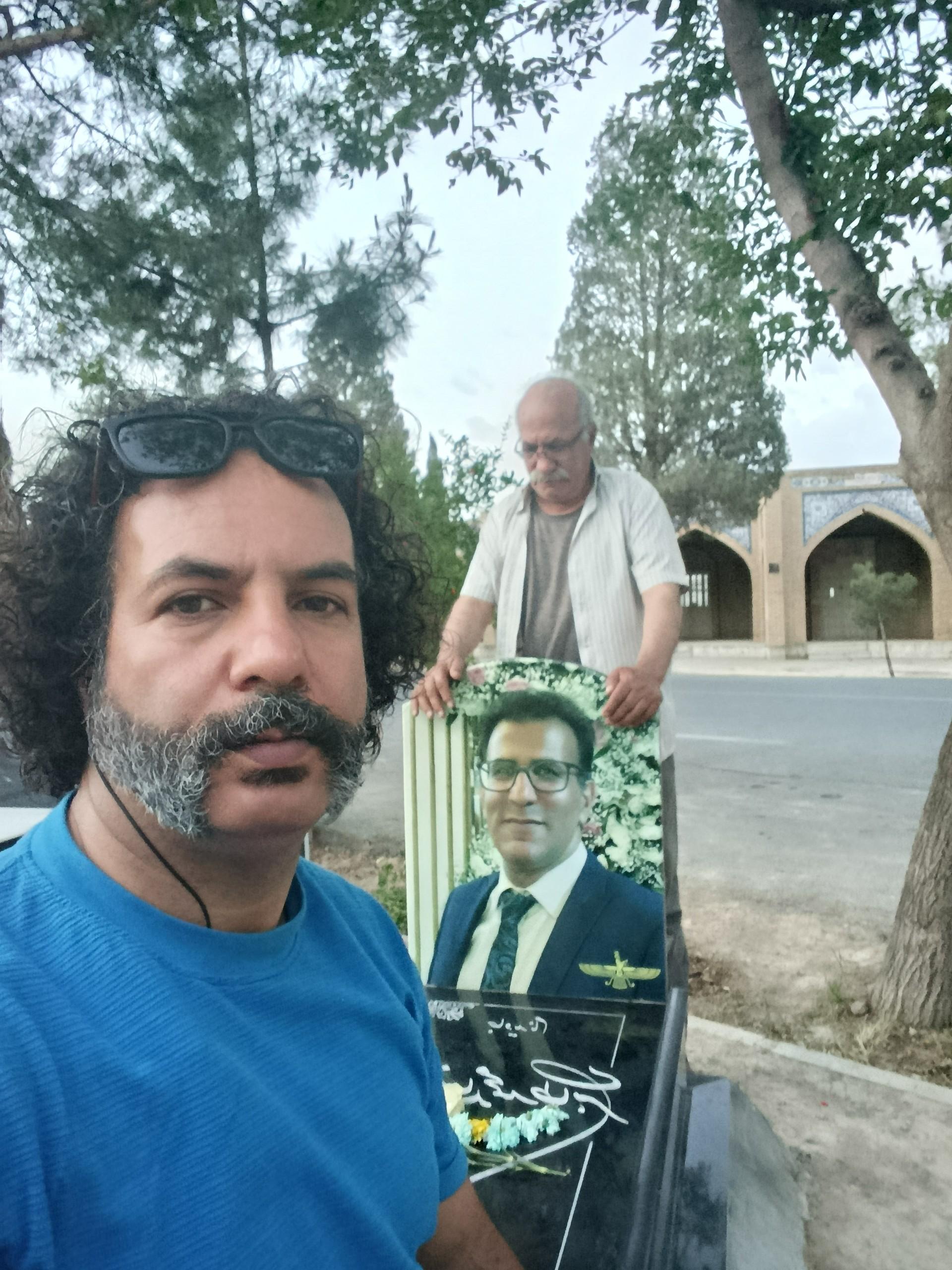 عکس مزار حمیدرضا محمد طاهری