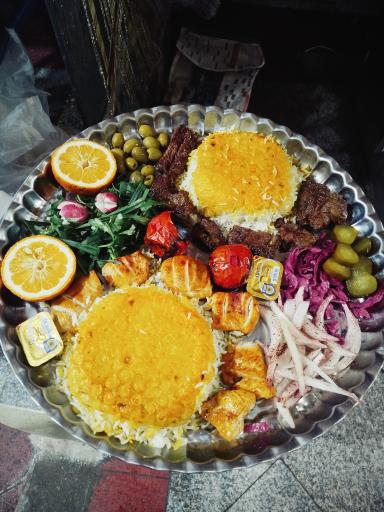 عکس باغ رستوران ضیافت