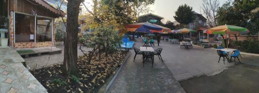 عکس باغ رستوران ضیافت