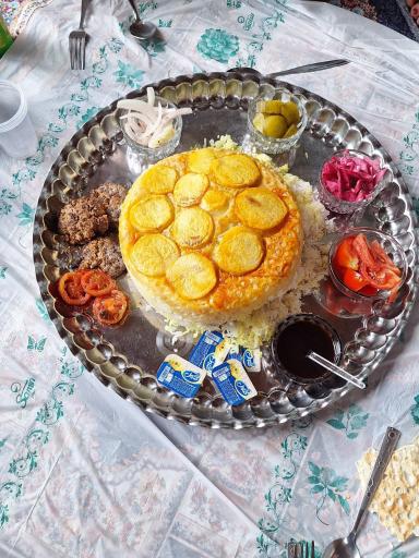 عکس باغ رستوران ضیافت