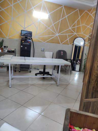 عکس مرکز لیزر شاهان