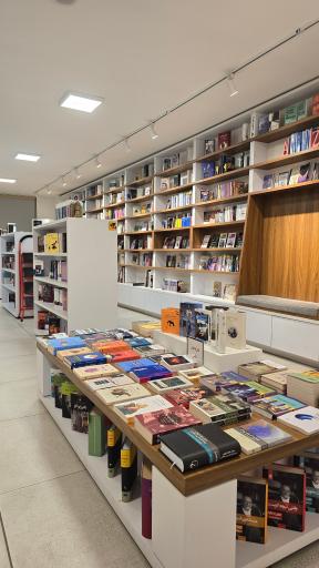 عکس کتابفروشی هفت داستان