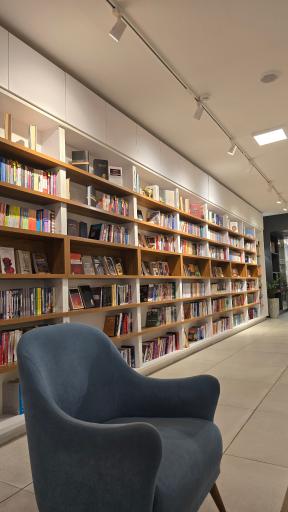 عکس کتابفروشی هفت داستان