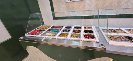 عکس بستنی سلف سرویس شعبه ۲