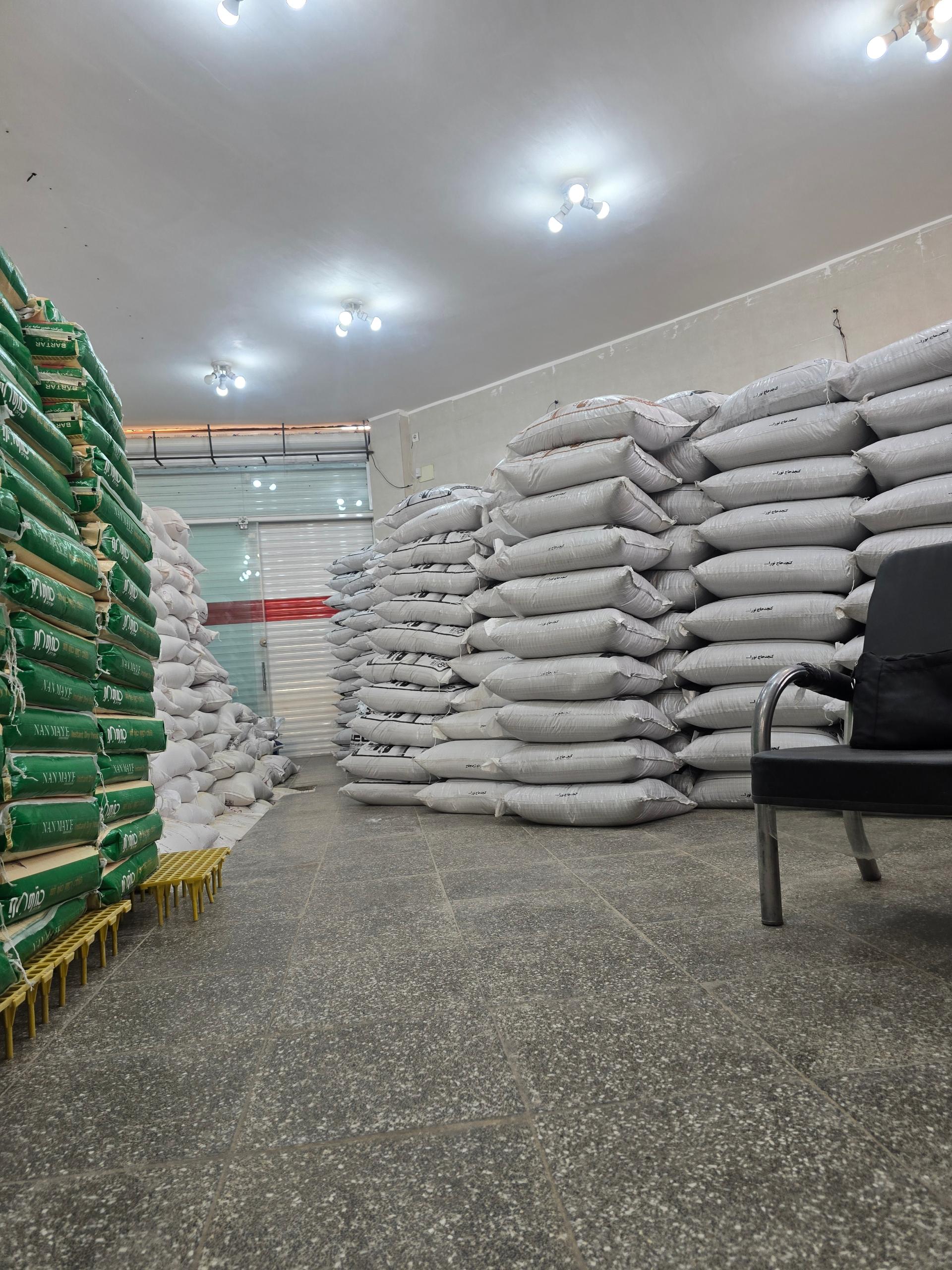 عکس فروشگاه لوازم نانوایی نان ایرانی