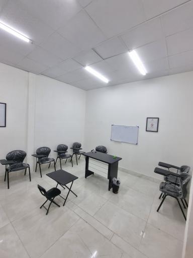 آموزشگاه زبان روشن فکر