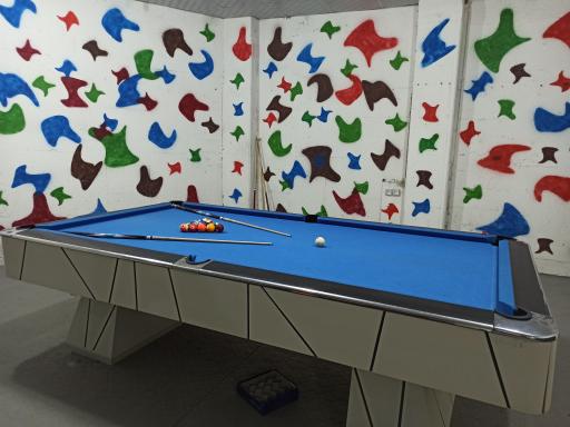 عکس باشگاه بیلیارد و گیم نت لایت