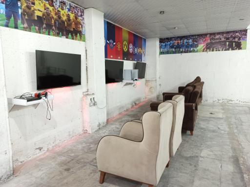 عکس باشگاه بیلیارد و گیم نت لایت