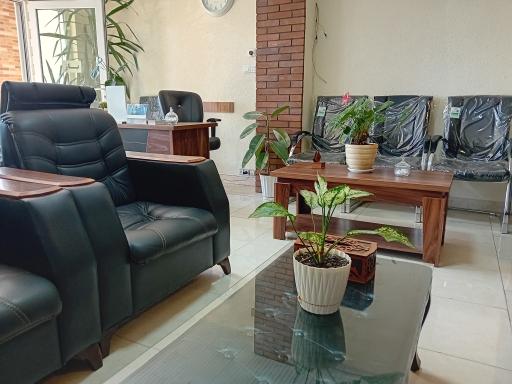 عکس مشاور املاک رادین