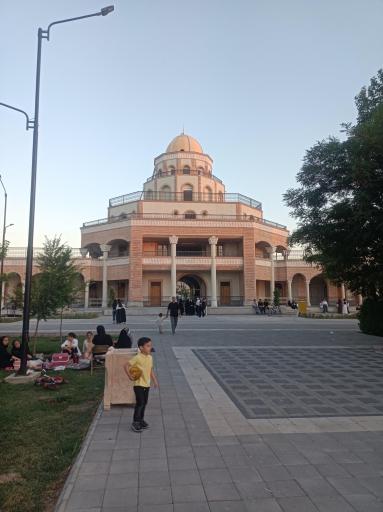 عکس عمارت کلاه فرنگی